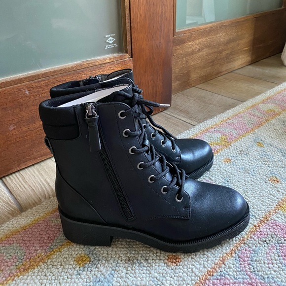 Dr. Scholls Taylor combat boot